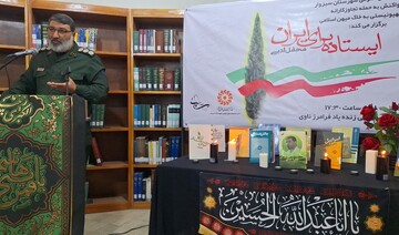 هادی موحد نیا، فرمانده سپاه مقاومت شهرستان سبزوار ، محفل شعرخوانی  به همت اداره کتابخانه های عمومی شهرستان سبزوار با حضور جمعی از شاعران برگزار شد