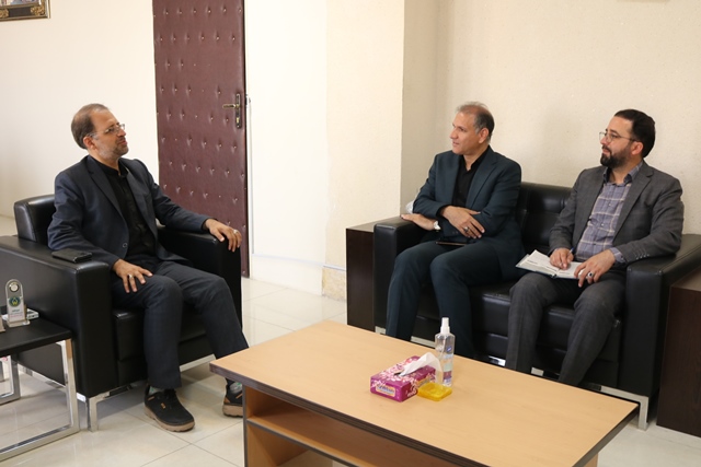 تلاش دوسویه برای تسهیلگری و ارائه خدمات نوین کتابخانهای، در طرح رساندن کتاب به مخاطبان در منزل