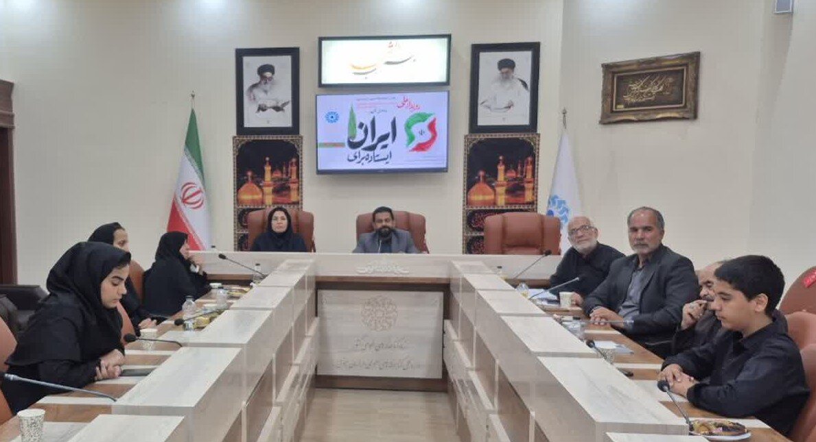  محفل ادبی «ایستاده برای ایران» با حضور شاعران خراسان جنوبی برگزار شد