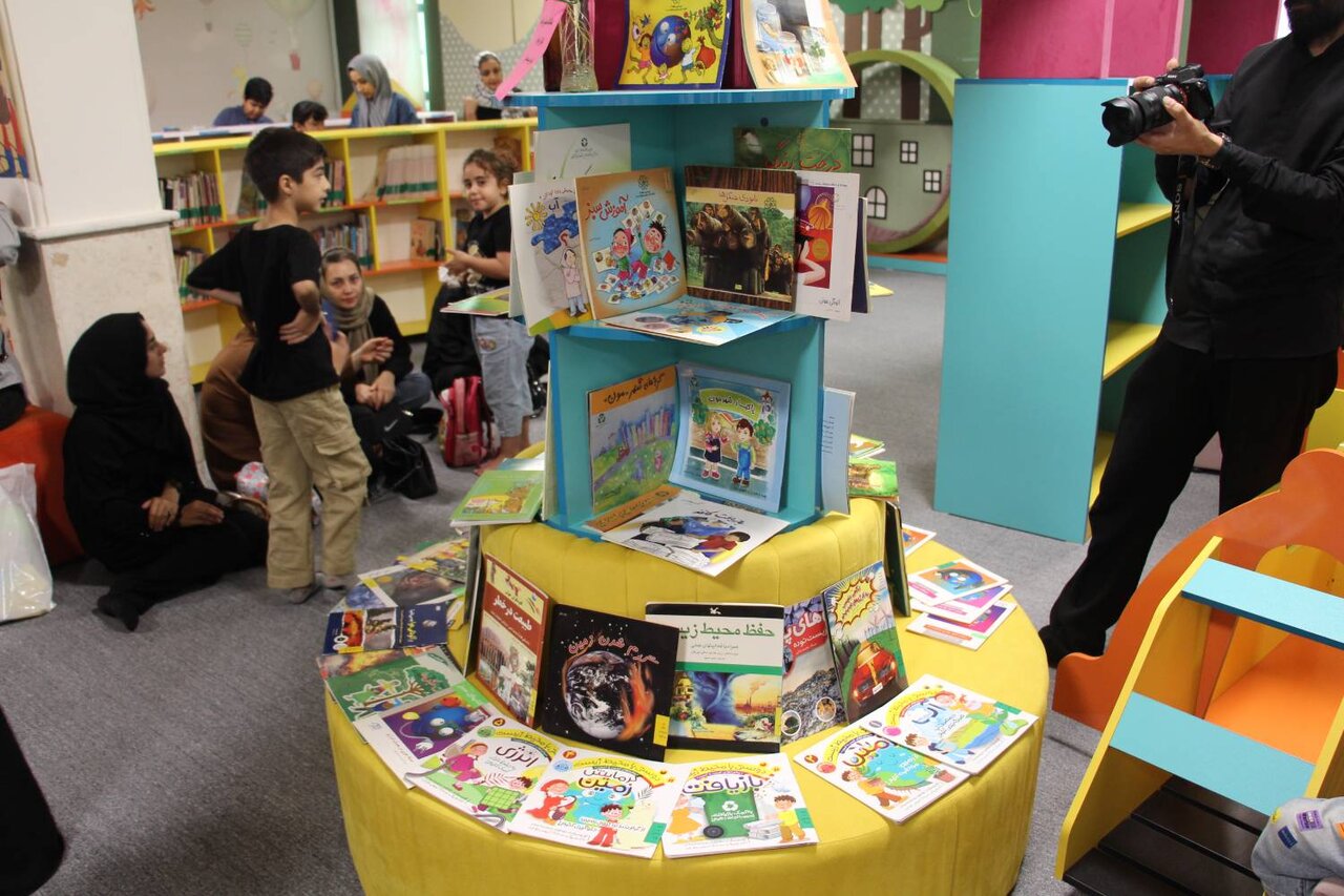 پویش «هر شهروند، یک حافظ پاکیزگی» در کتابخانه عمومی میرفندرسکی گرگان برگزار شد