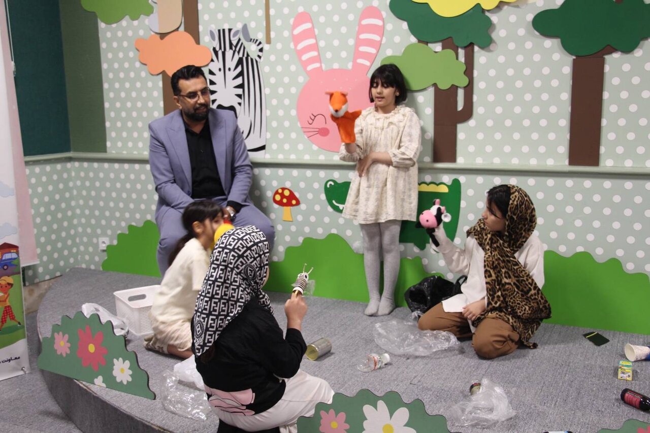 پویش «هر شهروند، یک حافظ پاکیزگی» در کتابخانه عمومی میرفندرسکی گرگان برگزار شد