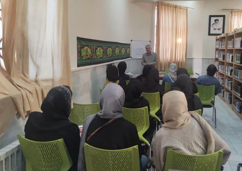 از محفل ادبی شاهنامهخوانی و آموزش داستاننویسی تا تدبر در قرآن