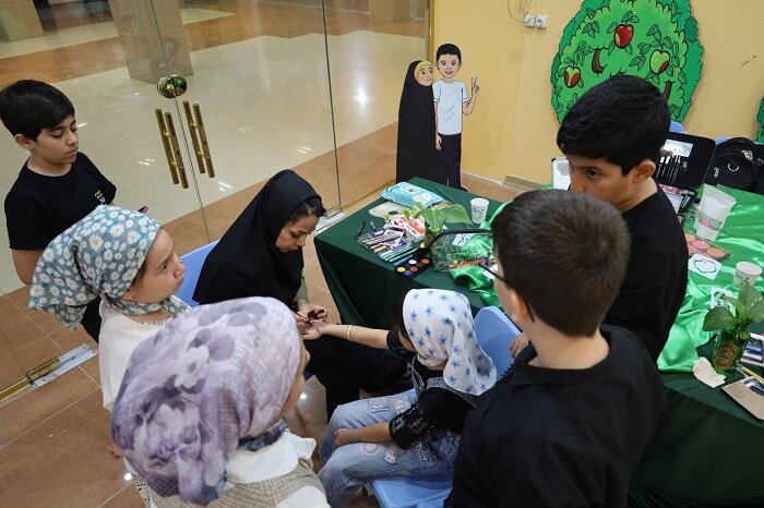 رویداد «عاشورا به روایت رنگ و کتاب» با حضور کودکان و نوجوانان در ارومیه برگزار شد