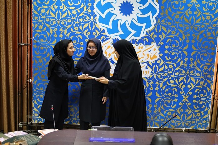 تجلیل از اعضای محفل ادبی کودک و نوجوان «دنیز» کتابخانه مرکزی ارومیه