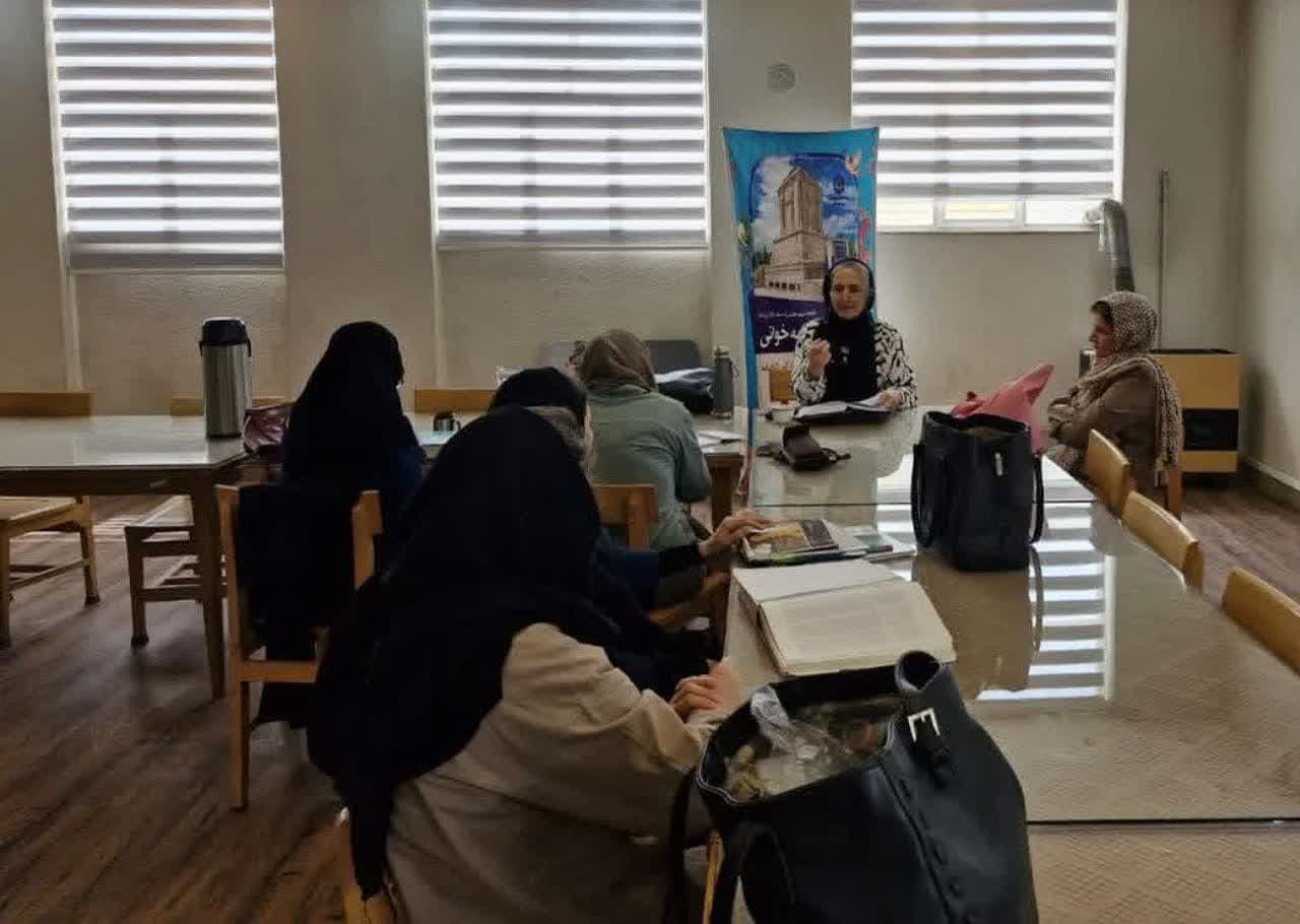 از محفل ادبی شاهنامه‌خوانی و آموزش داستان‌نویسی تا تدبر در قرآن