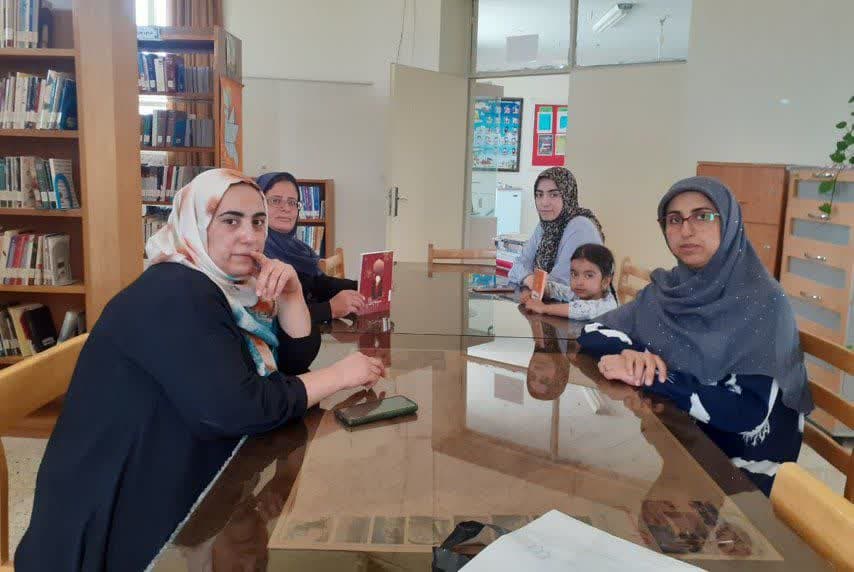 پویش ملی «ایستاده برای ایران» در کتابخانههای عمومی استان مرکزی