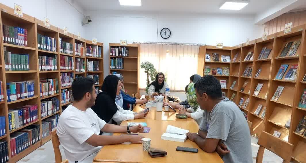 پویش ملی «ایستاده برای ایران» در کتابخانههای عمومی استان مرکزی