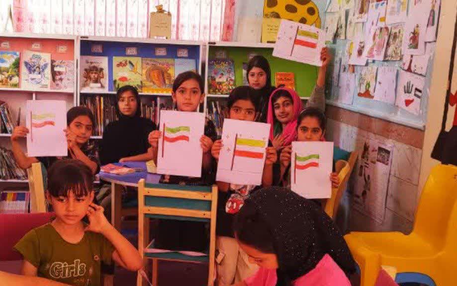 پویش ملی «ایستاده برای ایران» در کتابخانههای عمومی استان مرکزی