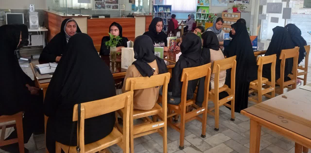 پویش ملی «ایستاده برای ایران» در کتابخانههای عمومی استان مرکزی