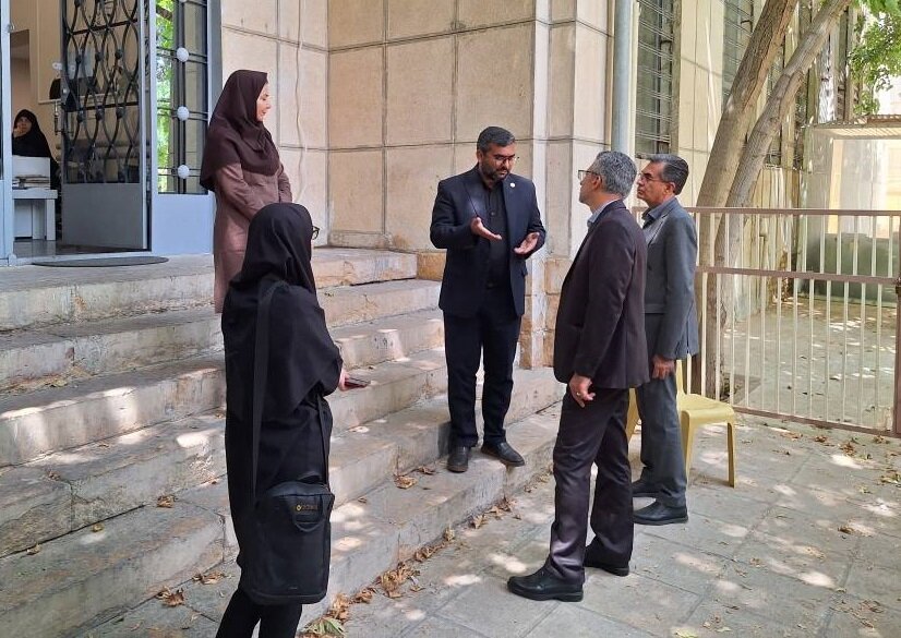 تجربه کتابخانه عمومی شهید دستغیب میتواند در بازسازی و ایجاد کتابخانههای نوین تکرار شود