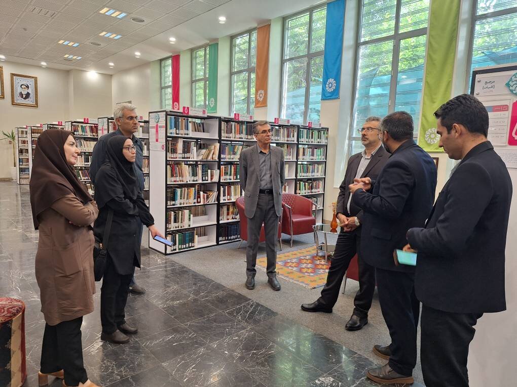 تجربه کتابخانه عمومی شهید دستغیب میتواند در بازسازی و ایجاد کتابخانههای نوین تکرار شود