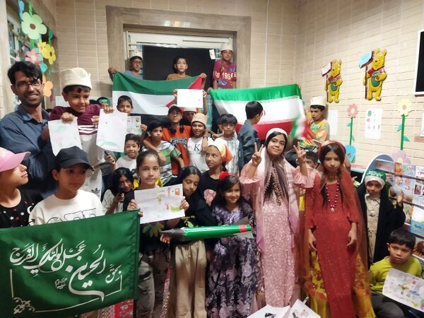 برنامه «ساخت گنبد کاغذین» در بخش کودک کتابخانه عمومی حضرت اباعبدالله الحسین(ع) اجرا شد