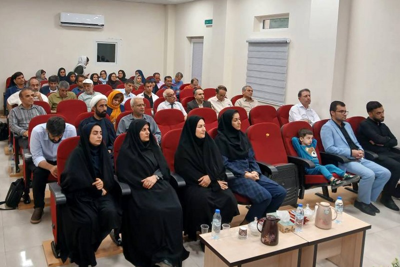 نویسندگان، پیونددهنده مخاطب با کتاب و پژوهش هستند