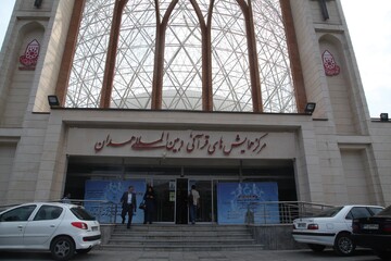بازدید دبیرکل نهاد از کتابخانه عمومی همایش های قرآنی همدان