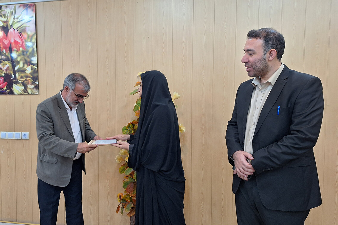 دیدار مدیرکل کتابخانههای عمومی استان با فرماندار ایلام