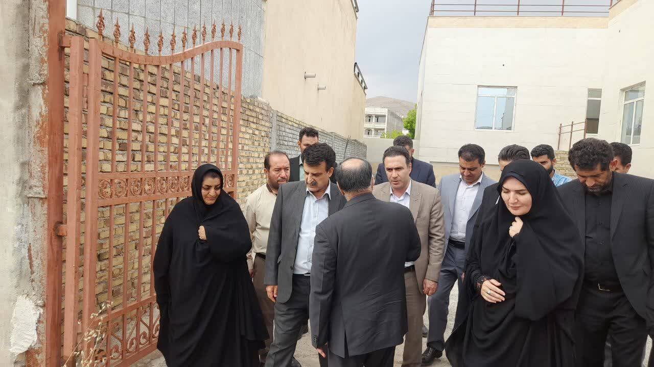 بازدید معاون سیاسی، امنیتی و اجتماعی استانداری لرستان از پروژه عمرانی کتابخانه عمومی سلسله