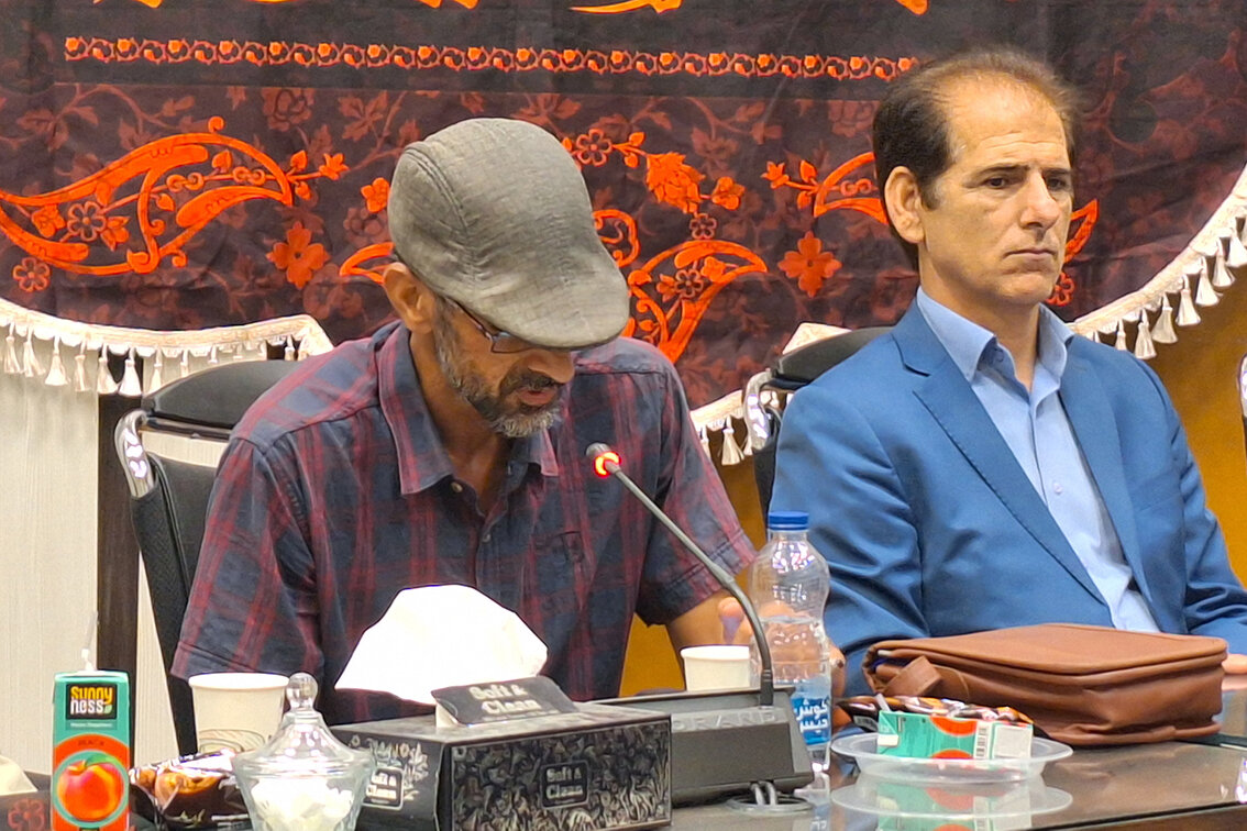 هرکه هستم،هرچه هستم ، افتخارم میهن است