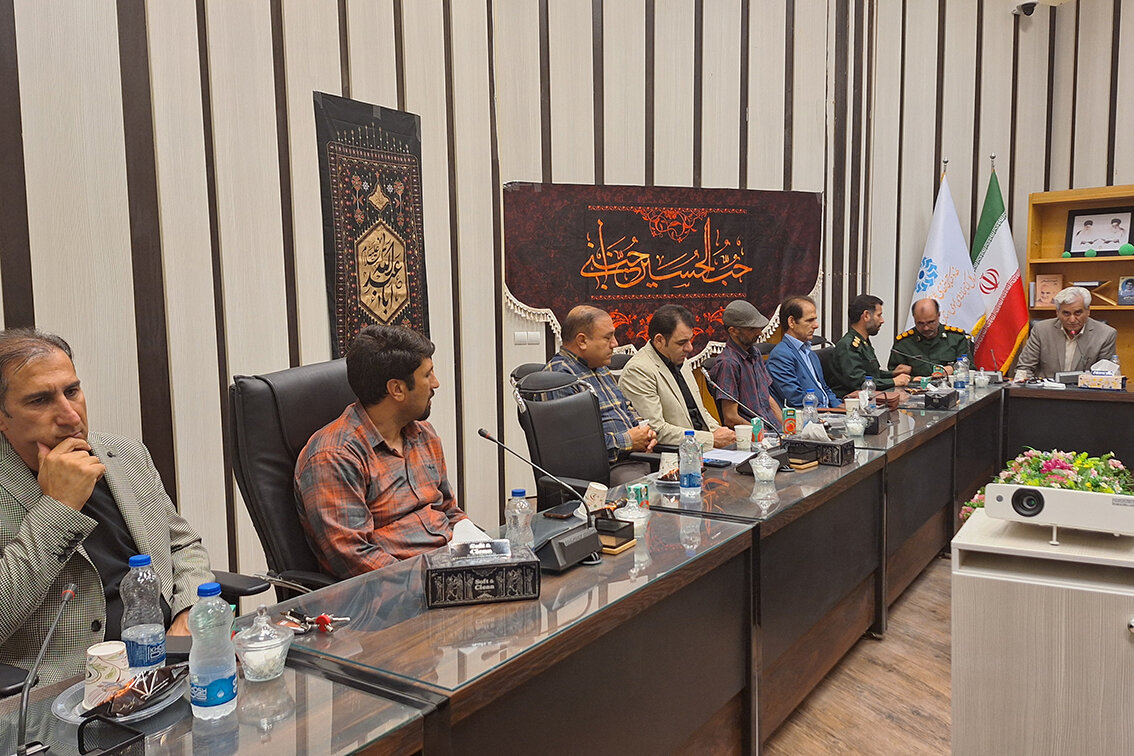 تجلی غیرت ملی و ادبیات مقاومت در عصر شعر «ایستاده برای ایران»