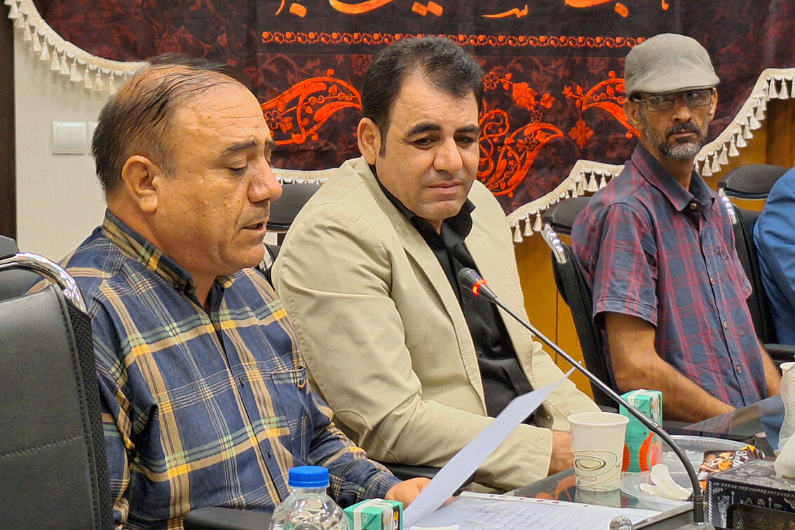 هرکه هستم،هرچه هستم ، افتخارم میهن است