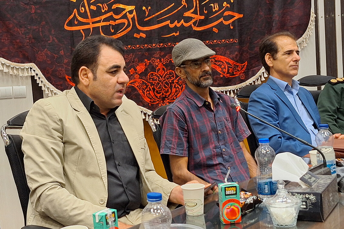 هرکه هستم،هرچه هستم ، افتخارم میهن است