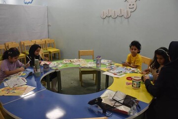 کارگاه «دکوپاژ» ویژه کودکان در کتابخانه مرکزی امام خمینی(قدس سره) مشهد