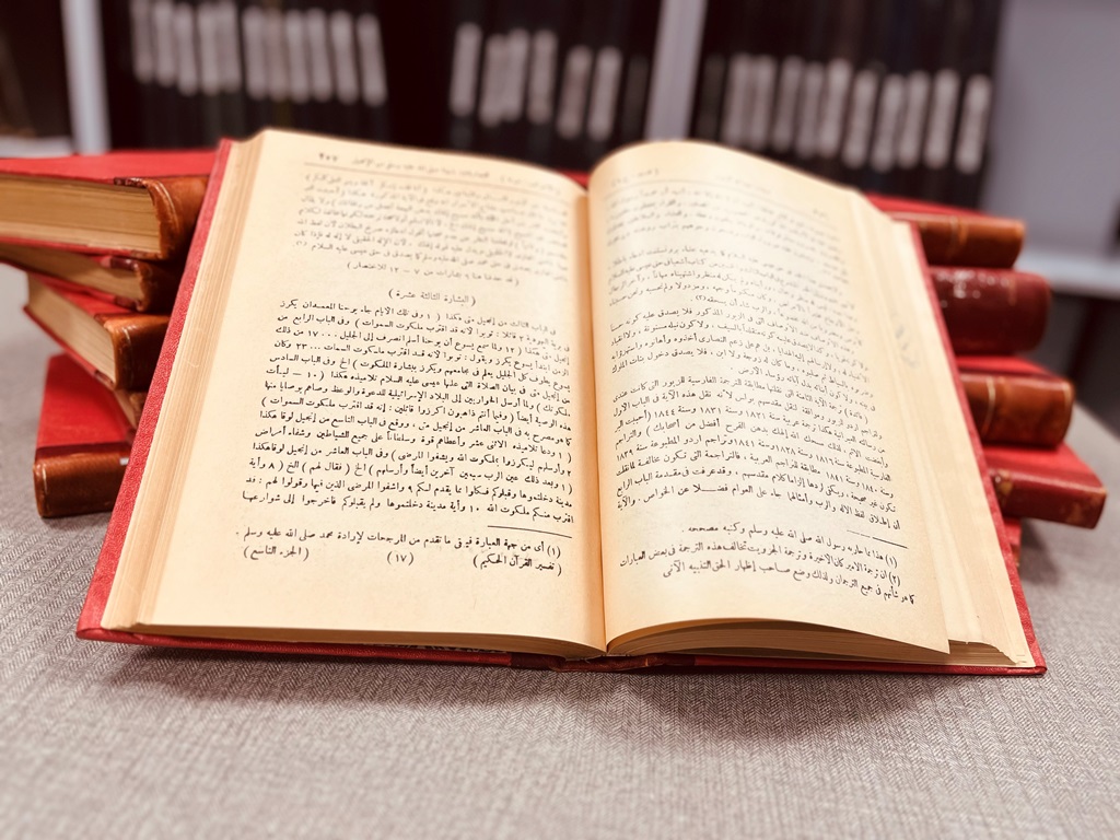 اهدای ۳۱ نسخه کتاب چاپ سنگی و سربی به کتابخانه مرکزی امام خمینی(قدس سره) مشهد