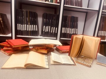 اهدای ۳۱ نسخه کتاب چاپ سنگی و سربی به کتابخانه مرکزی امام خمینی(قدس سره) مشهد