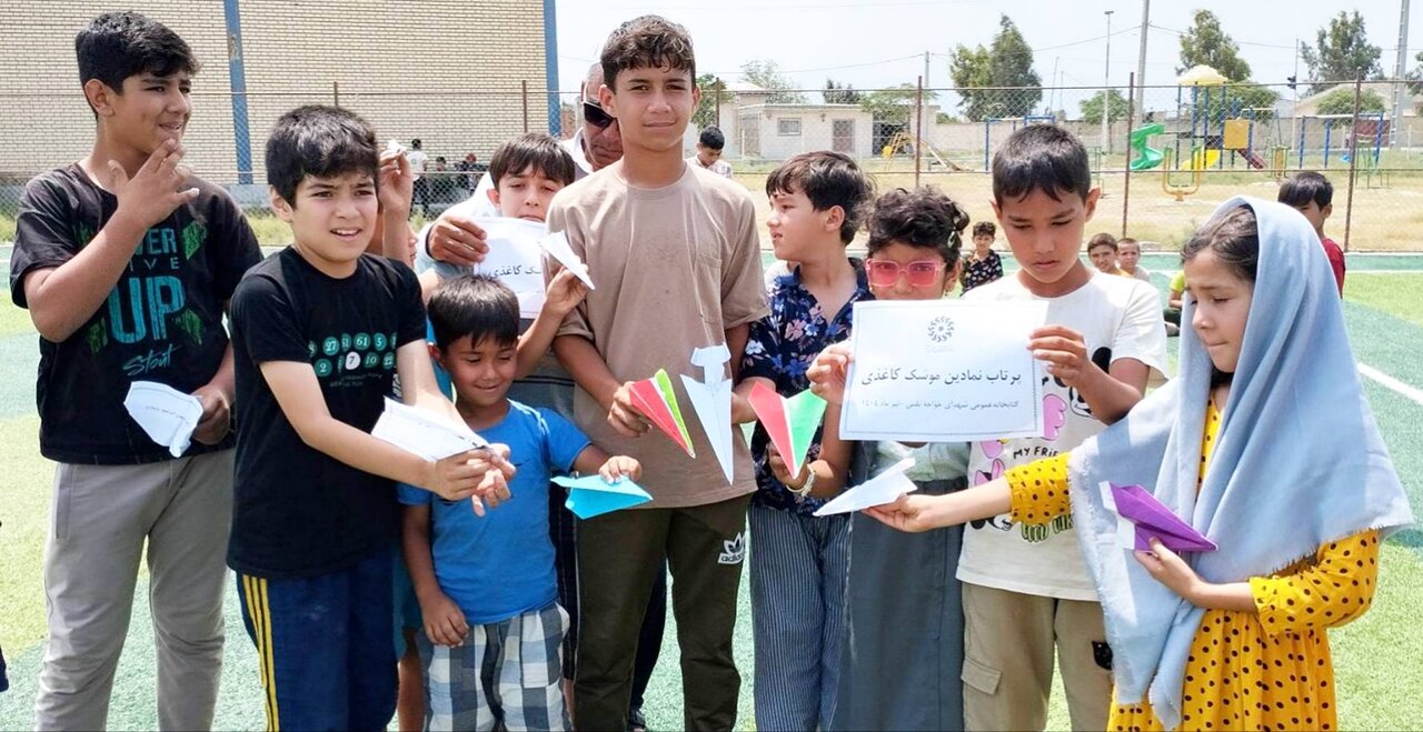 پرواز بادبادک‌ها در آسمان خواجه‌نفس؛ جلوه‌ای از عشق به میهن در پویش «ایستاده برای ایران»