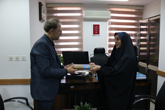 دیدار مدیرکل کتابخانههای عمومی با مدیرکل دفتر امور بانوان و خانواده استانداری سمنان