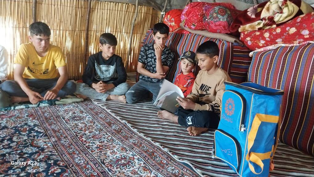 «کوله کتاب عشایر» در ییلاقات کلیبر، شور مطالعه را در دل طبیعت جاری کرد