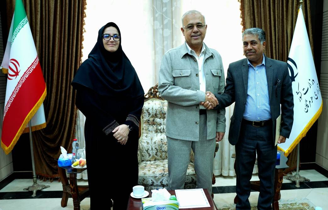 دبیرکل نهاد از راهاندازی ۱۰۰ کتابخانه سیار در سالجاری خبر داد/ افزایش ۳۰ درصدی سرانه فضای کتابخانهای هرمزگان با افتتاح کتابخانه مرکزی بندرعباس