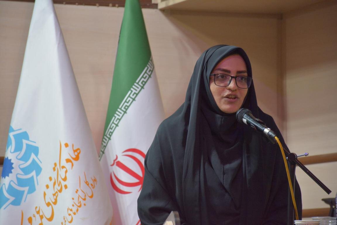 قلمداران دفاع مقدس در کتابخانههای عمومی کرمانشاه تجلیل شدند