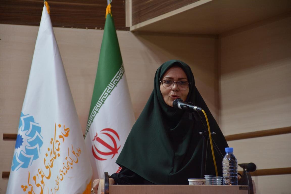 قلمداران دفاع مقدس در کتابخانههای عمومی کرمانشاه تجلیل شدند