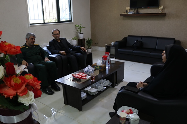 دیدار مدیرکل کتابخانه‌های عمومی سمنان با فرمانده سپاه ناحیه دامغان