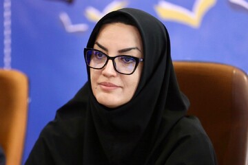 آزاده نظر بلند دبیرکل نهاد -نخستین هم اندیشی کتابداران کتابخانه های سیار با حضور دبیرکل نهاد