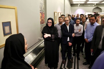 بازدید کتابداران کتابخانه‌های سیار با همراهی دبیرکل نهاد از موزه ملی ملک و آثار منتخب گنجینه حرم مطهر رضوی