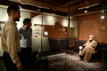 بازدید کتابداران کتابخانه‌های سیار با همراهی دبیرکل نهاد از موزه ملی ملک و آثار منتخب گنجینه حرم مطهر رضوی