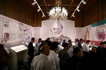 بازدید کتابداران کتابخانه‌های سیار با همراهی دبیرکل نهاد از موزه ملی ملک و آثار منتخب گنجینه حرم مطهر رضوی