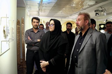 بازدید کتابداران کتابخانه‌های سیار با همراهی دبیرکل نهاد از موزه ملی ملک و آثار منتخب گنجینه حرم مطهر رضوی