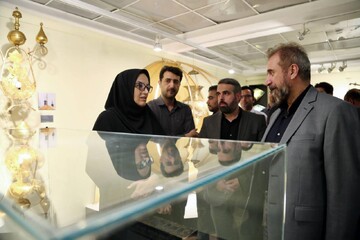 بازدید کتابداران کتابخانه‌های سیار با همراهی دبیرکل نهاد از موزه ملی ملک و آثار منتخب گنجینه حرم مطهر رضوی