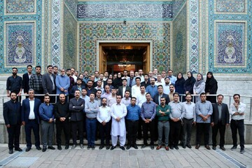 بازدید کتابداران کتابخانه‌های سیار با همراهی دبیرکل نهاد از موزه ملی ملک و آثار منتخب گنجینه حرم مطهر رضوی