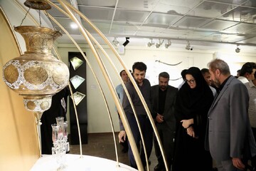 بازدید کتابداران کتابخانه‌های سیار با همراهی دبیرکل نهاد از موزه ملی ملک و آثار منتخب گنجینه حرم مطهر رضوی