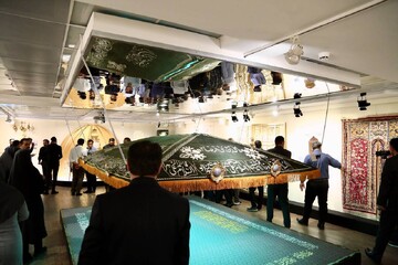 بازدید کتابداران کتابخانه‌های سیار با همراهی دبیرکل نهاد از موزه ملی ملک و آثار منتخب گنجینه حرم مطهر رضوی