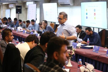 کارگاه آموزشی «ارتباط مؤثر با مخاطبان» در دومین روز هم‌اندیشی کتابداران سیار