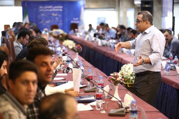 کارگاه آموزشی «ارتباط مؤثر با مخاطبان» در دومین روز هم‌اندیشی کتابداران سیار