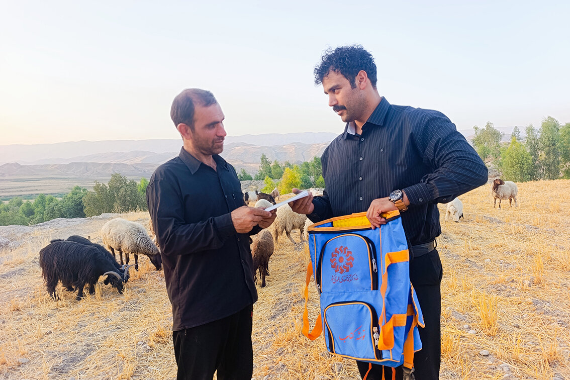 روایت یک کتابدار از طرح «کوله عشایر» در دره‌شهر