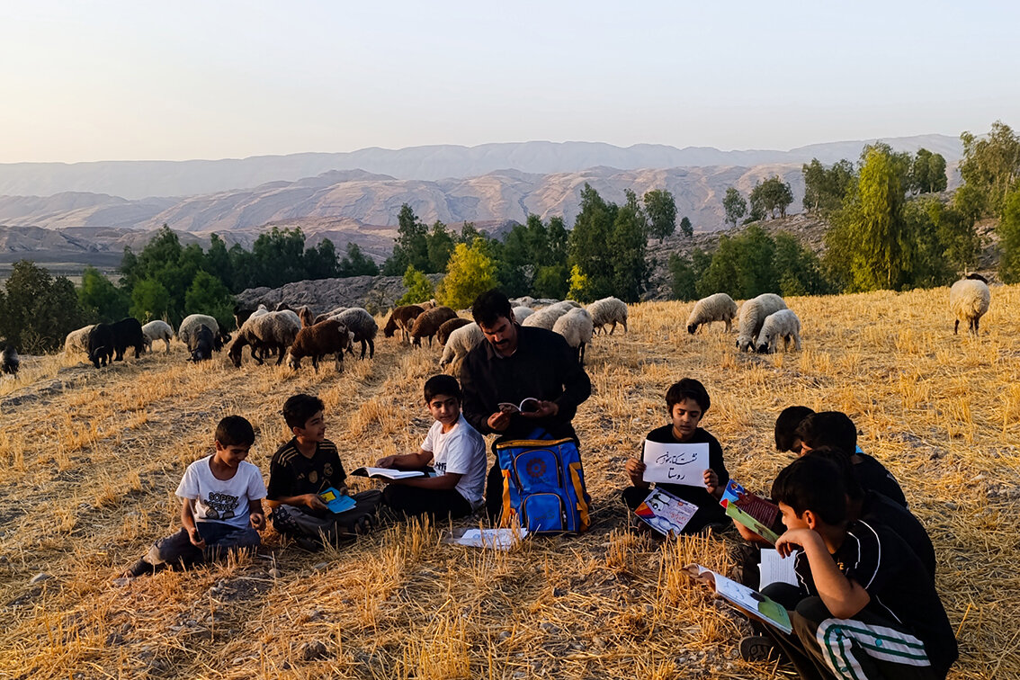 روایت یک کتابدار از طرح «کوله عشایر» در درهشهر