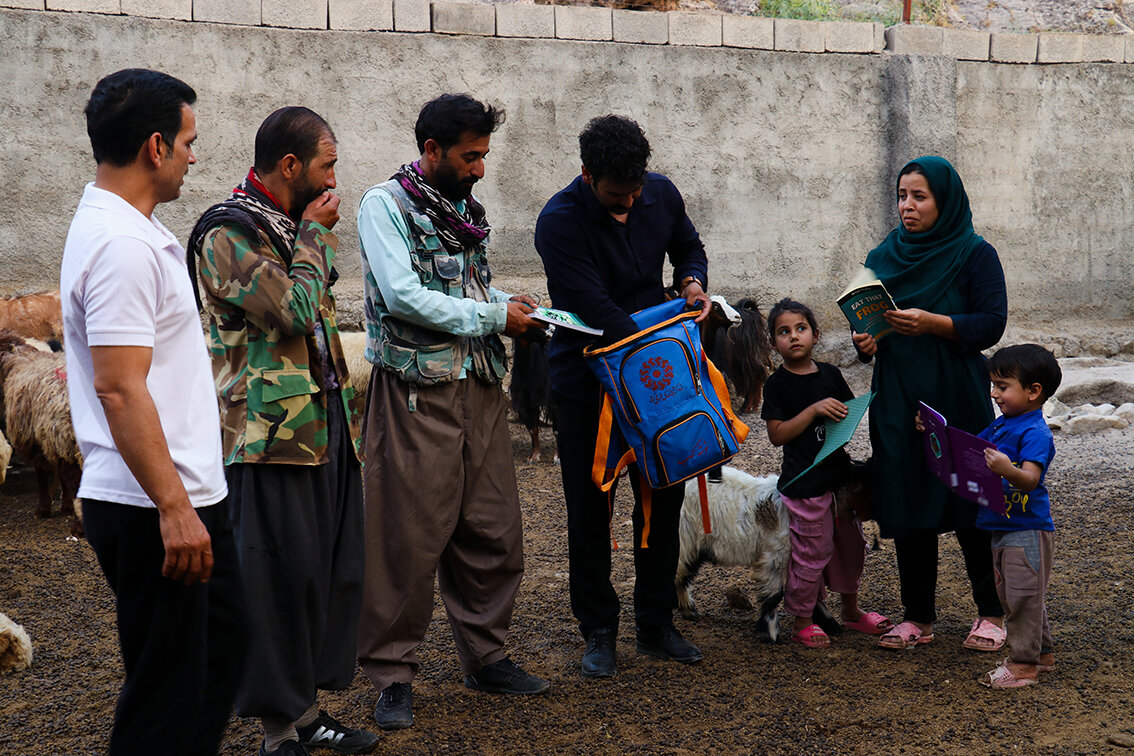 روایت یک کتابدار از طرح «کوله عشایر» در دره‌شهر