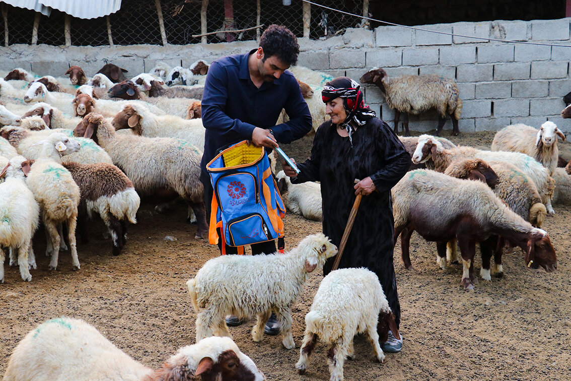 روایت یک کتابدار از طرح «کوله عشایر» در دره‌شهر