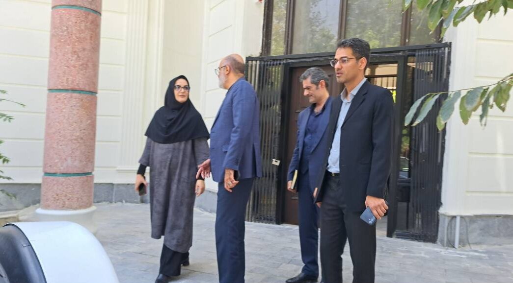 بازدید دبیرکل نهاد کتابخانههای عمومی کشور از پروژه کتابخانه شهید دکتر باهنر شمیرانات